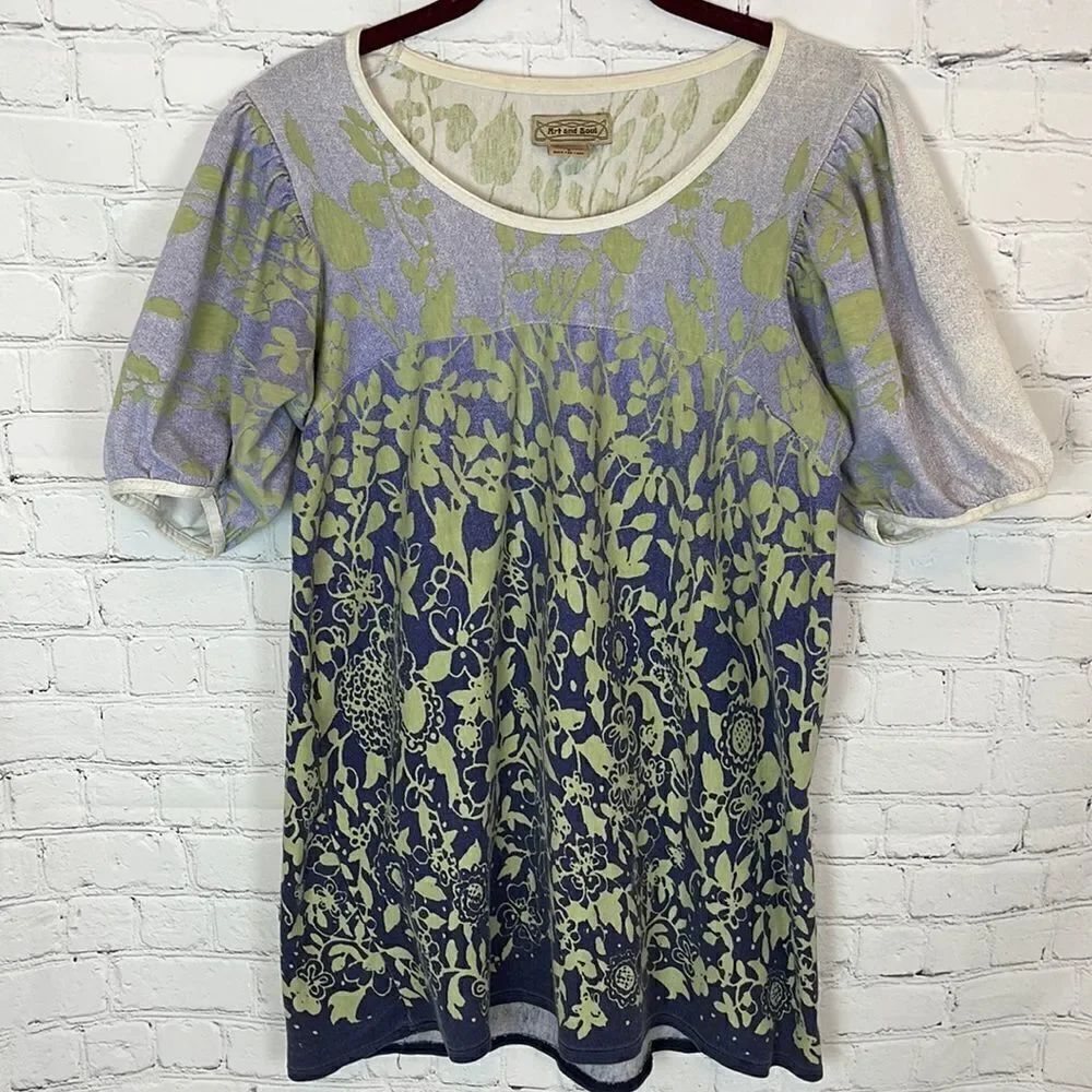 Art & Soul Puffy Shoulder Top Size Small